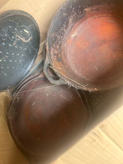 Cast Iron Skillets Lot Bundle