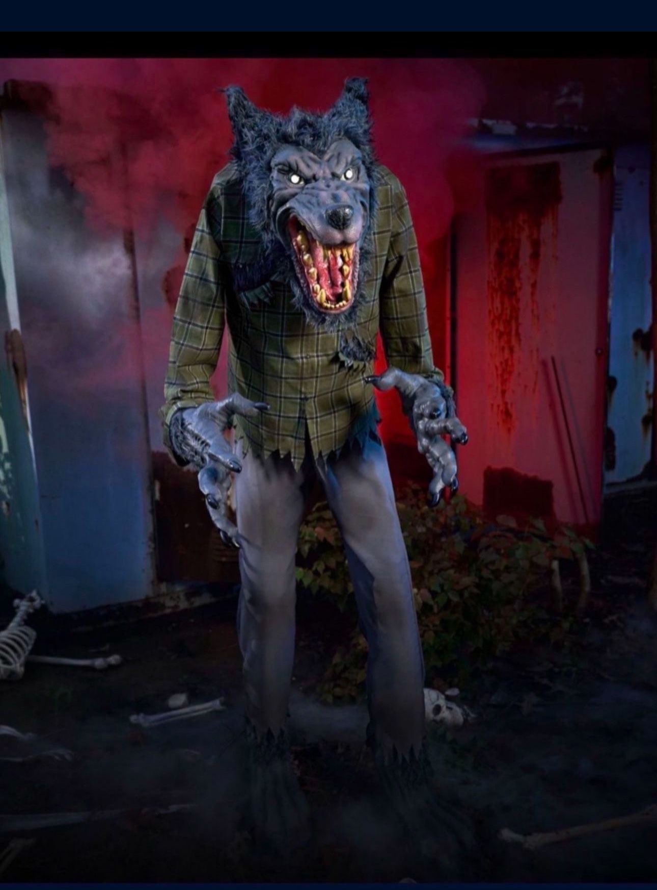 RARE Halloween LARGE 7 FOOT Mr. Howle Werewolf Animatronic. Head, Arms, & Body Move, & LED Eyes Light Up. Jaw Opens Large & Howls