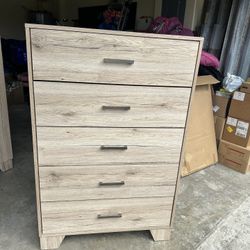 Vendo Gavetero En Muy Buenas Condiciones.