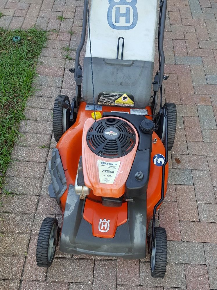 Used Husqvarna selfpropelled lawnmower
