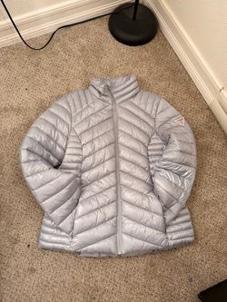 GUESS Women’s Puffer Jacket – Size L – $15