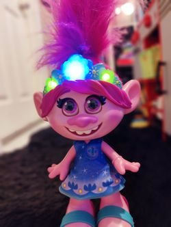 Trolls Dancing Hair Poppy