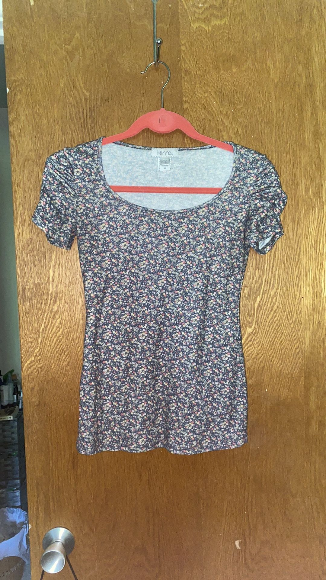 Floral Short-sleeved Shirt By Kirra Size SMALL