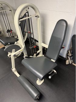 Leg Extension Cable Machine