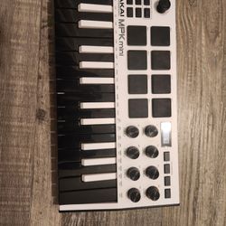 AKAI MPKmini - White