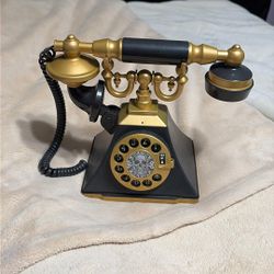 Halloween phone decor