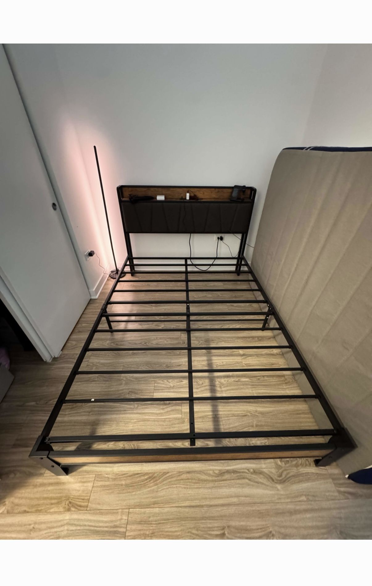 Full size bedframe