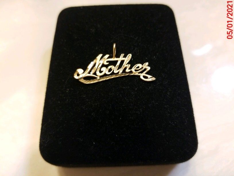 14kt Yellow Gold Mother Pendant Charm Diamond Cut
