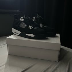 AIR JORDAN 4 RETRO