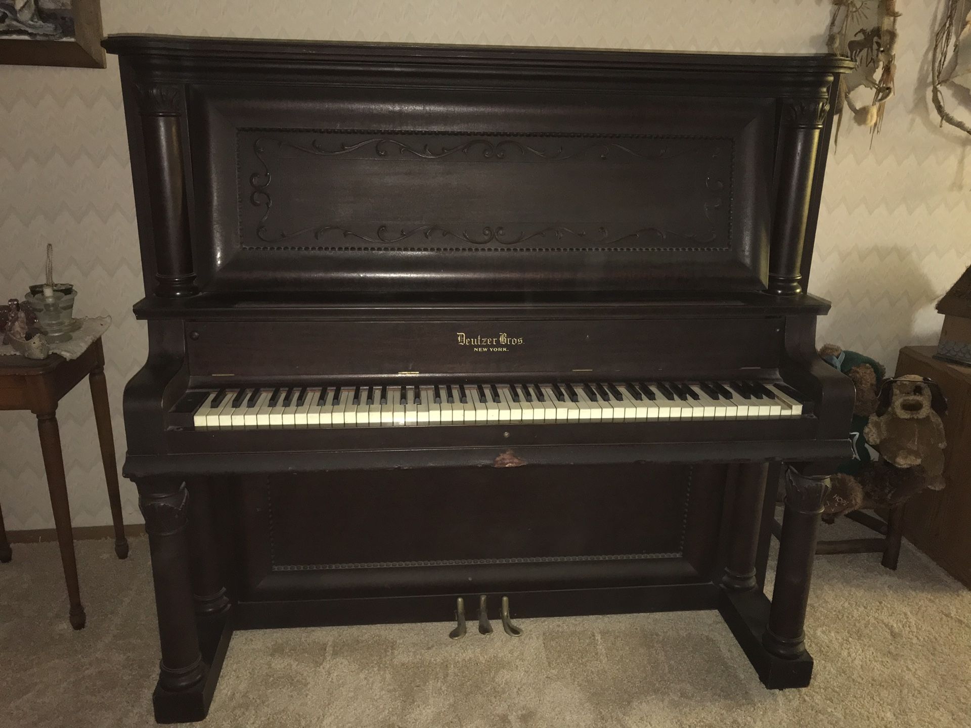 Deutzer Bros. New York - Stand Up Piano
