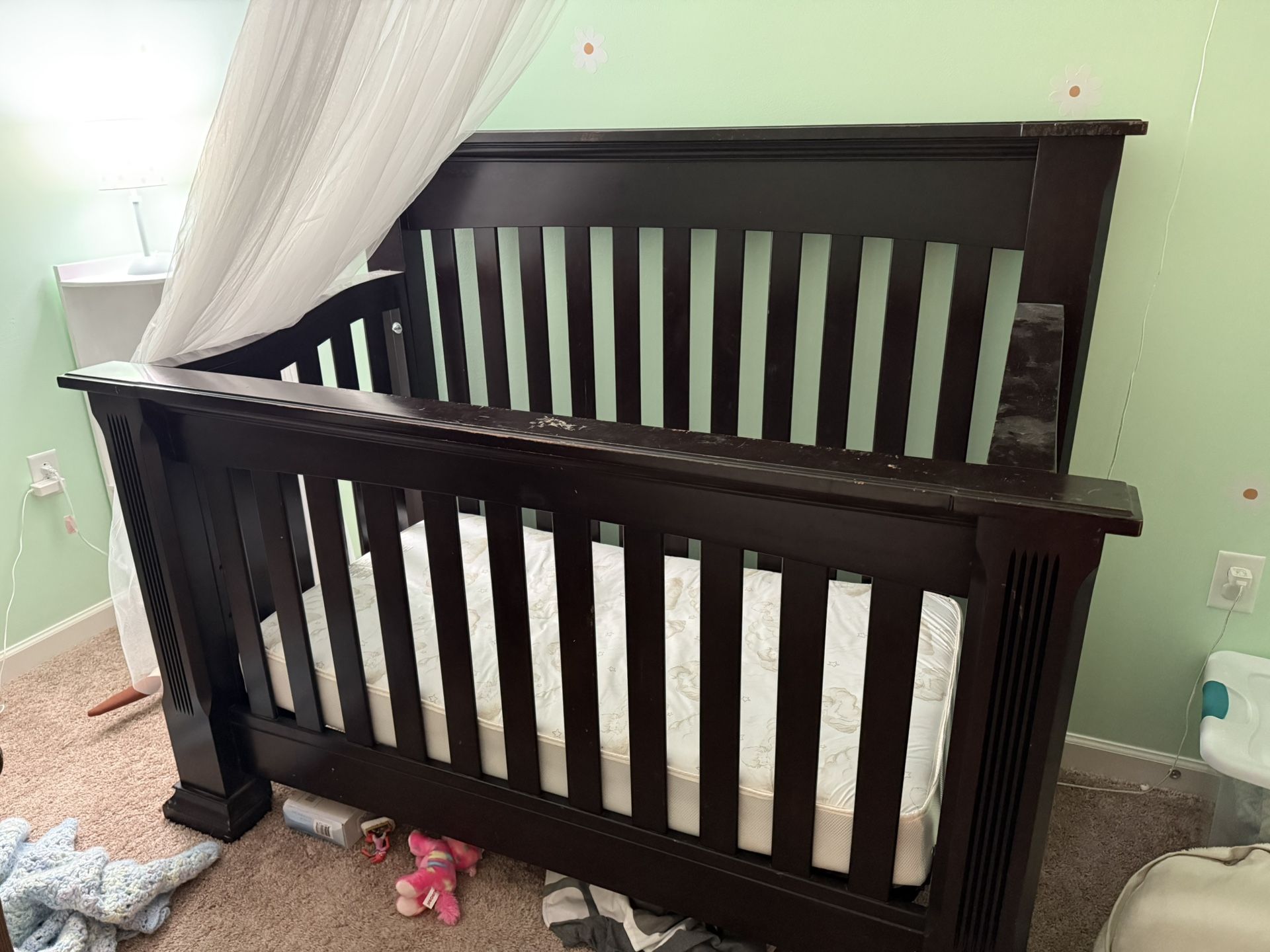 Baby Cachè Crib That Converts To Larger Bed
