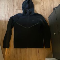 Black Nike Tech Size Medium Worn Out For A Great Price 