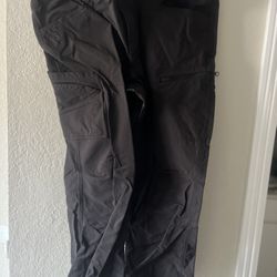 Milwaukee Men's 40 in. x 30 in. Black FREEFLEX Tech Work Pants