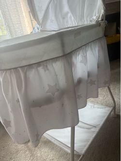 Baby Bassinet with Star Print Skirt