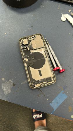 iPhone 13 Pro / 13 Pro Max Soft OLED S C R E E N 