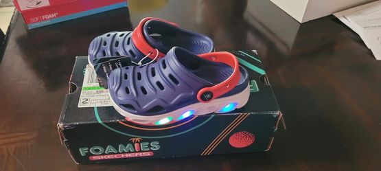 🦕 New Boys Skechers Light Up Foamies Size 11🐳 