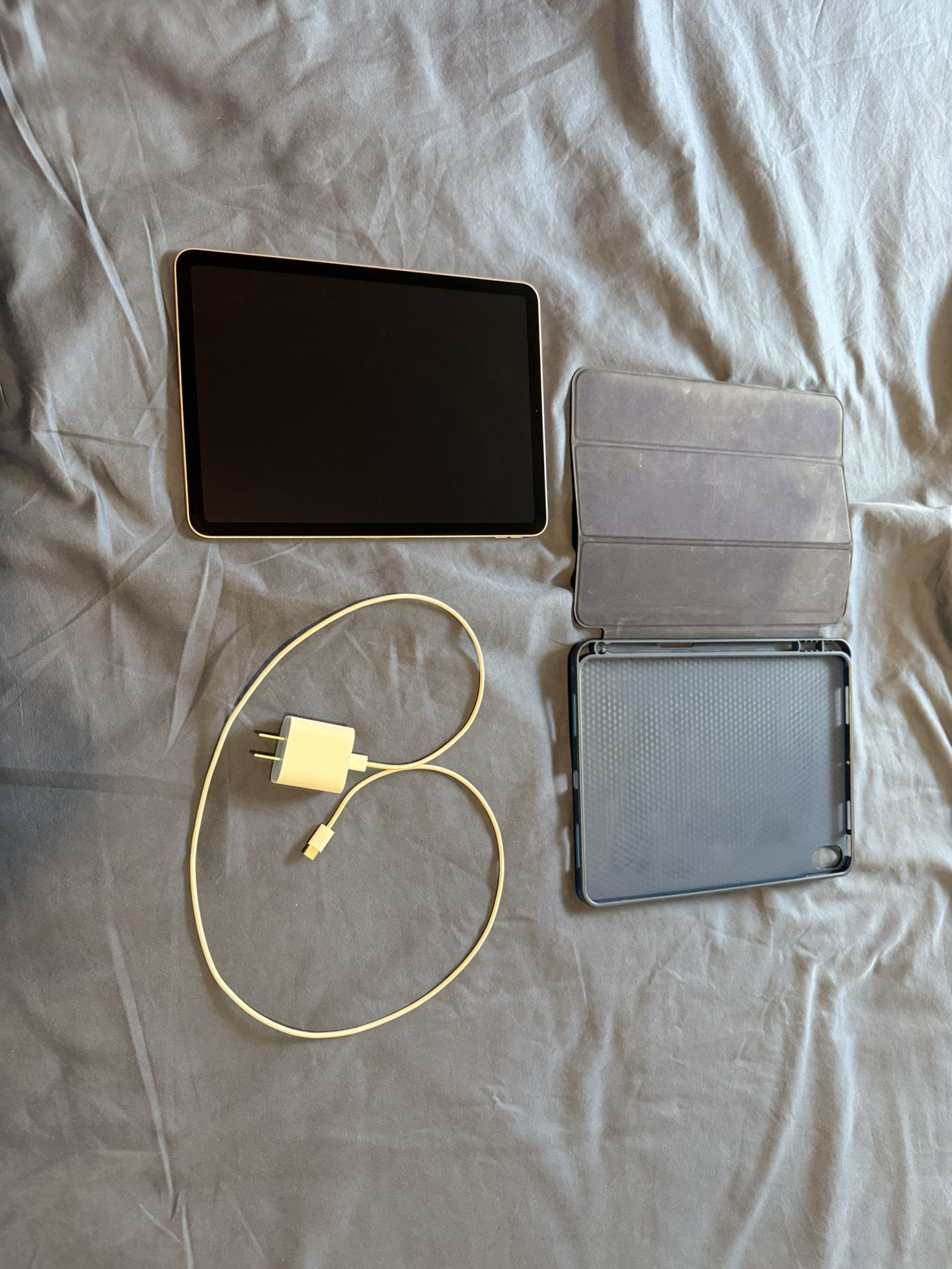 Apple iPad Air (4th Gen, 64GB, Wi-Fi, Rose Gold) – Great Condition + Charger & Case