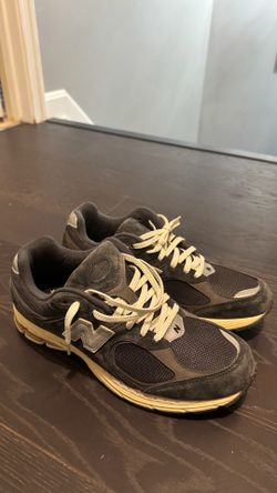 New balance 2002r
