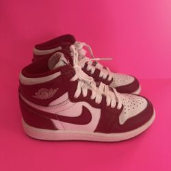 AIR JORDAN 1 RETRO HIGH OG ARTISANAL RED LIFESTYLE SHOE. $45 size 12c