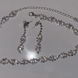 Sparkly Rhinestone Necklace & Earring Set Silver-tone