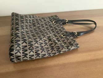 MK/Michael Kors Purse With Wallet