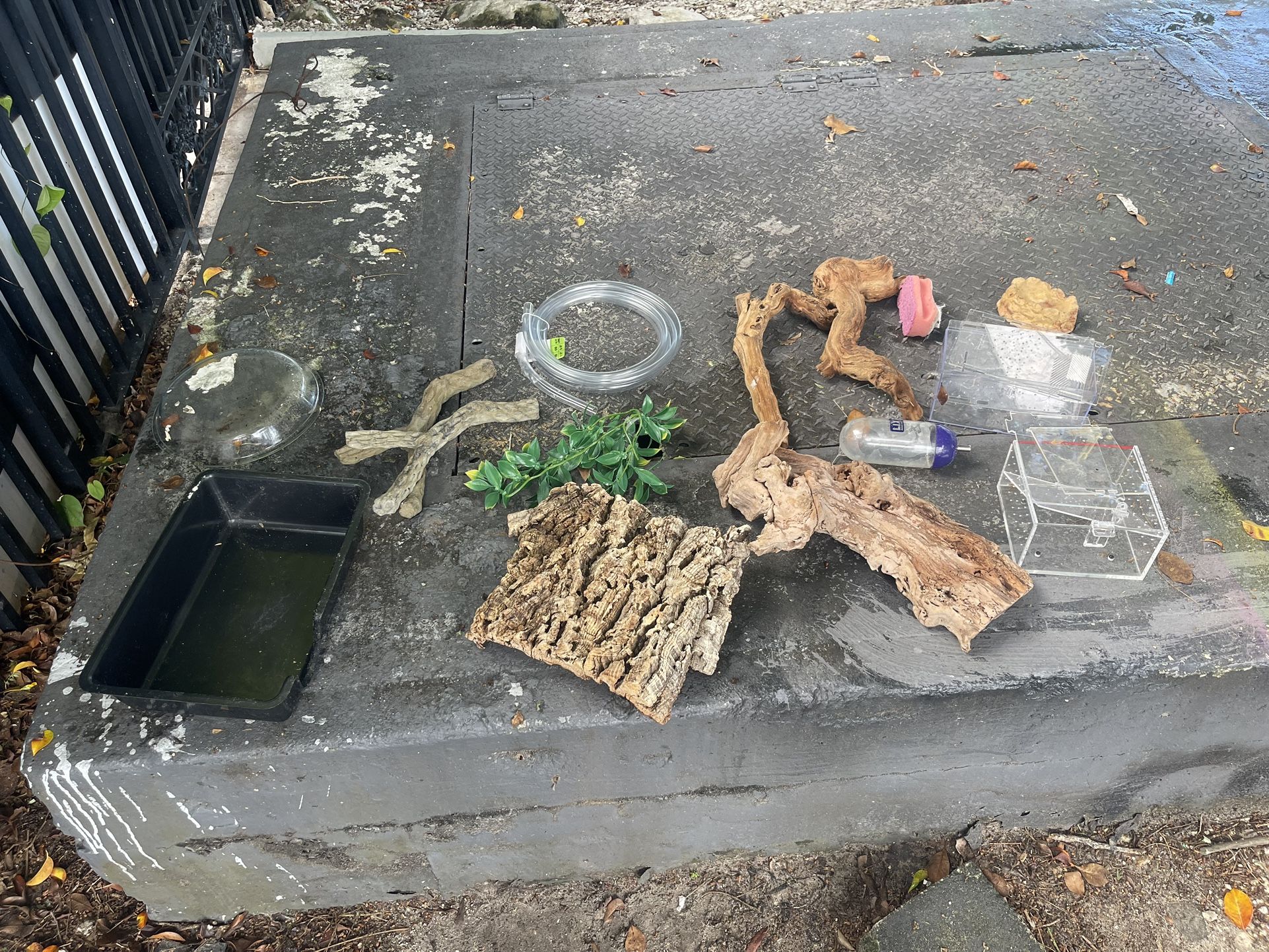Snake Accessories/fish Tank Accessories 