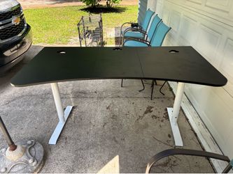 Black gaming desk