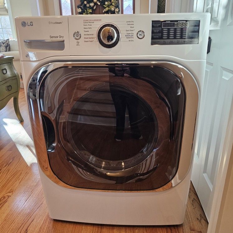 LG Electric Dryer - Mega Capacity