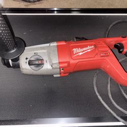 Milwaukee 8 Amp Corded 1 in. SDS D- Handle Rotary Hammer