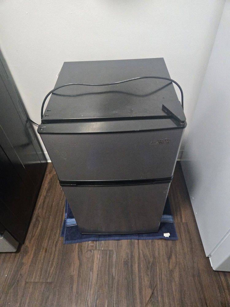 Small Refrigerator