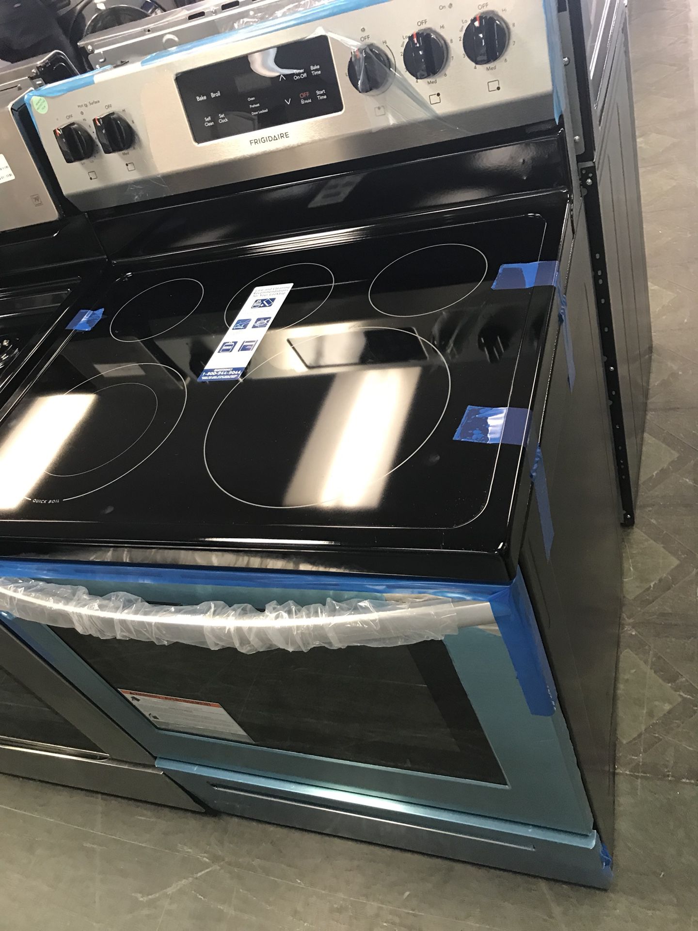 Frigidaire brand open box scratch and dent model stainless steel Electric stove.
