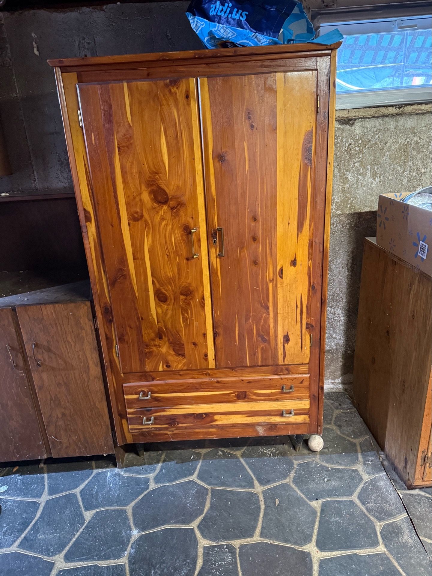Armoire closet