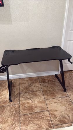 Gaming desk