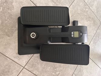 Cubii Desk bike