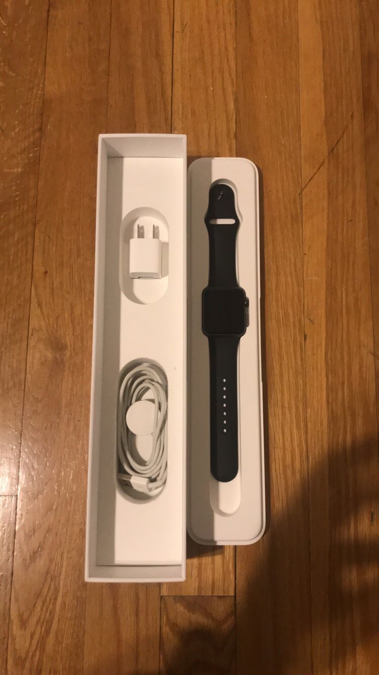 Apple Watch Series 3 (GPS) 42mm Space Gray Aluminum Case with Black Sport Band - Space Gray Aluminum price is negotiable