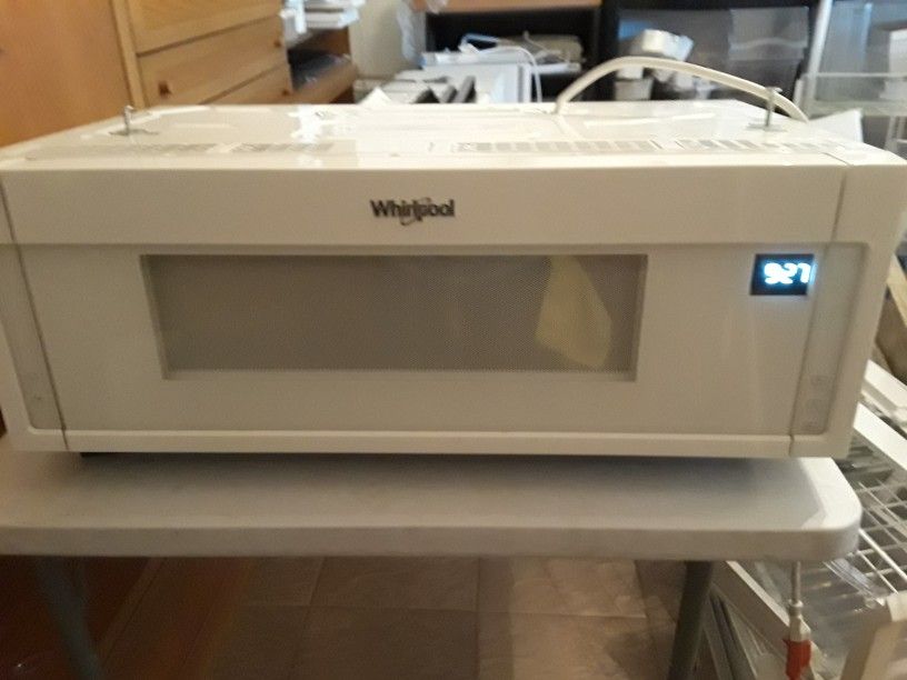Whirlpool Space Saver Microwave