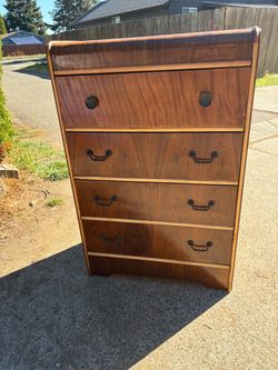 Waterfall dresser