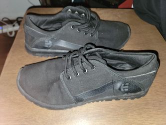 Etnie Ryan Shekler Size 9
