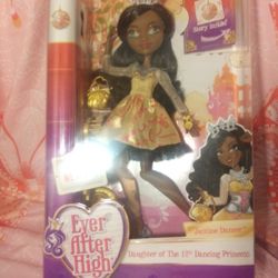 Ever After High Justine Dancer