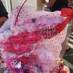 VALENTINES DAY BASKETS