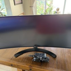 LG 34UC80-B 34-Inch 21:9 Curved UltraWide QHD IPS Monitor with USB Quick Charge