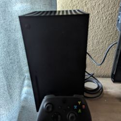 Xbox Series X (Comes With Rechargeable Battery)