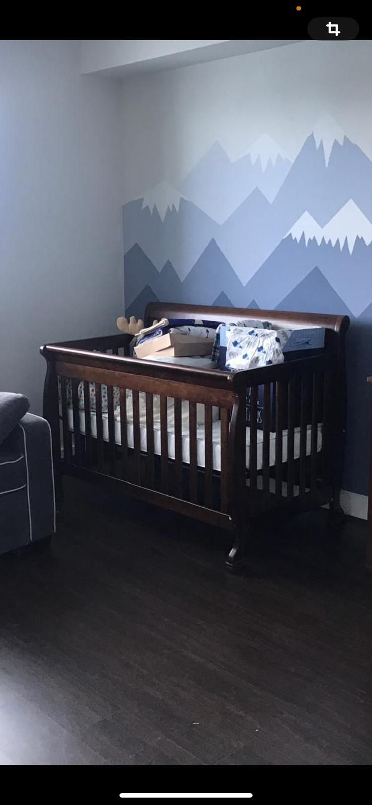 BEAUTIFUL BABY CRIB