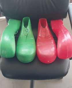 Clown shoes
