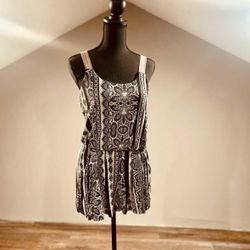New XS Black White Romper