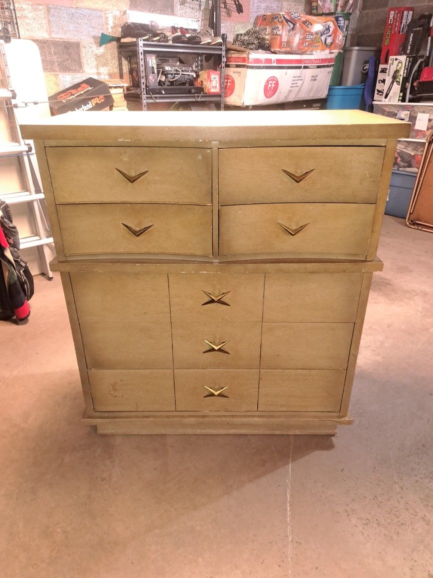 Used Dresser.  Excellent Condition. 