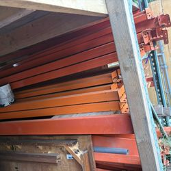 Selling used pallet racking 