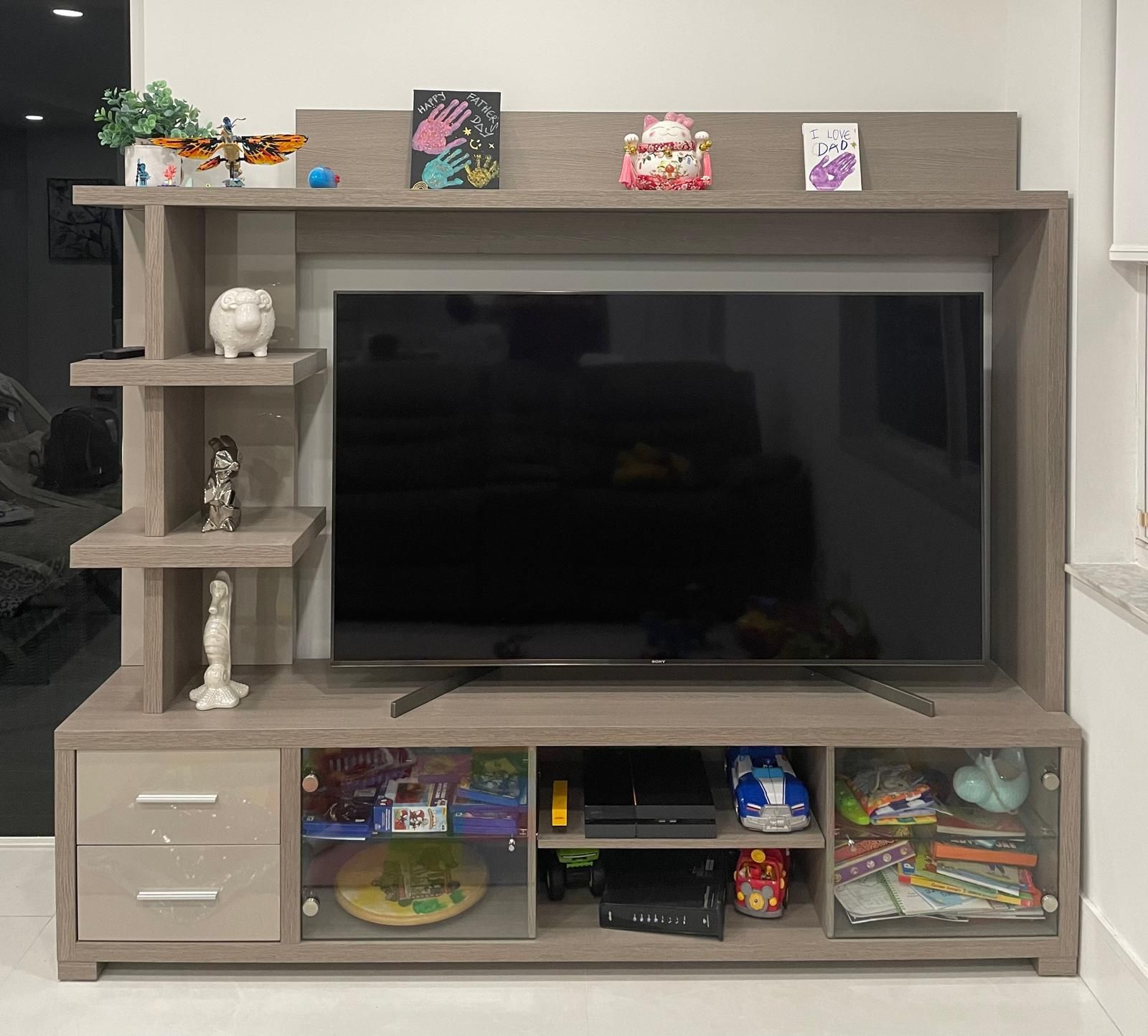 City Furniture TV Stand / Entertainment Center – Excellent Condition