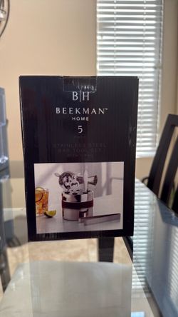 Beekman, home 5 piece stainless steel bar tool set with a stand