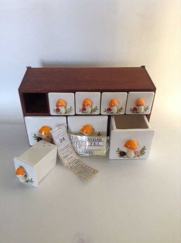 MERRY MUSHROOM - Spice Rack Set - RARE